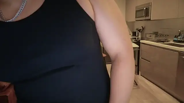 Snapshot of HungandThickLatin chatting on October 26, 9:00 am HungandThickLatin online show from October 26, 9:00 am