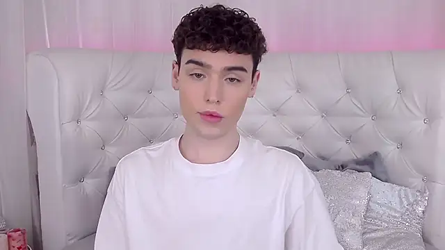 Snapshot of RobbyCharming chatting on October 4, 4:28 am RobbyCharming online show from October 4, 4:28 am