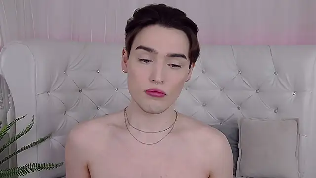RobbyCharming online show from May 4, 5:09 am