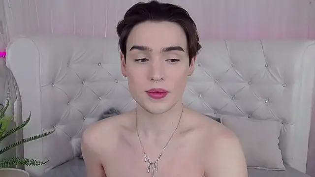 RobbyCharming online show from May 2, 4:48 am