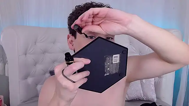 RobbyCharming online show from November 6, 3:42 am