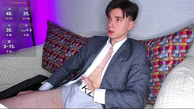 Snapshot of maxboy4 chatting on February 3, 8:24 pm maxboy4 online show from February 3, 8:24 pm