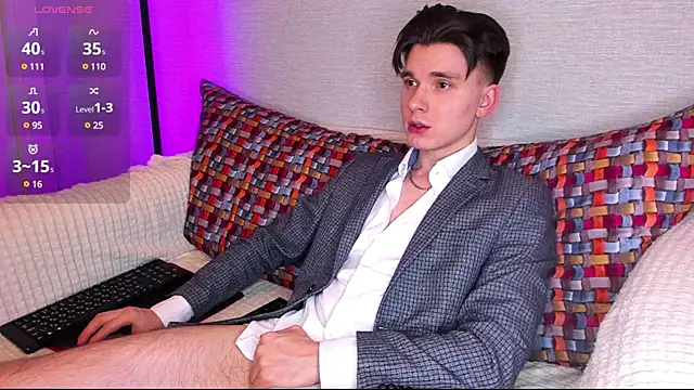 Snapshot of maxboy4 chatting on January 30, 4:45 pm maxboy4 online show from January 30, 4:45 pm
