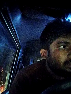 Snapshot of Driver-naru chatting on January 4, 11:59 pm Driver-naru online show from January 4, 11:59 pm
