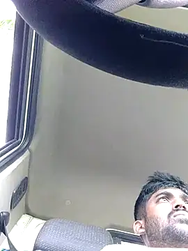 Snapshot of Driver-naru chatting on October 13, 2:39 am Driver-naru online show from October 13, 2:39 am