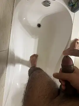 brownboylonghairy online show from February 5, 4:37 am