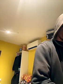 juniiorre online show from October 28, 6:10 pm