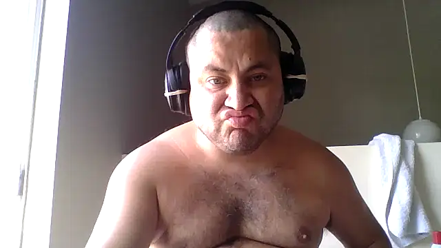 Snapshot of Hammyric786 chatting on October 14, 3:19 pm Hammyric786 online show from October 14, 3:19 pm