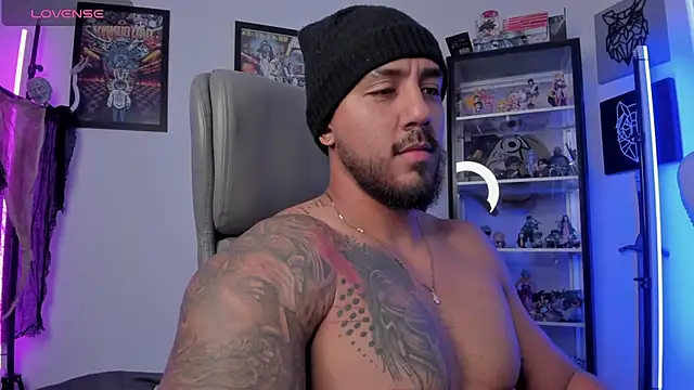 Snapshot of luck_spartans chatting on October 27, 10:01 pm luck spartans online show from October 27, 10:01 pm