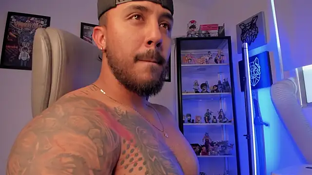 Snapshot of luck_spartans chatting on September 21, 10:10 pm luck spartans online show from September 21, 10:10 pm