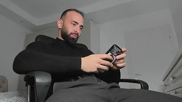 MichaelMasterss online show from February 8, 8:35 pm