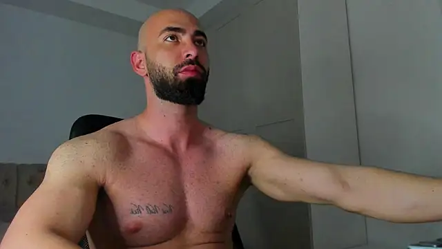 MichaelMasterss online show from April 28, 8:35 pm