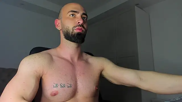 MichaelMasterss online show from April 24, 8:33 pm