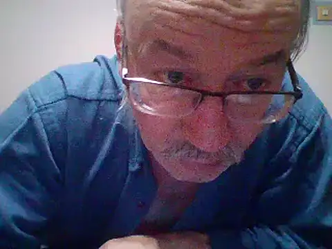 Snapshot of cumloverboyxx69 chatting on February 25, 1:30 am cumloverboyxx69 online show from February 25, 1:30 am