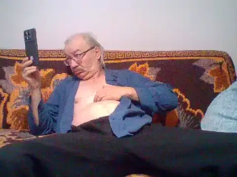 Snapshot of cumloverboyxx69 chatting on February 4, 2:28 am cumloverboyxx69 online show from February 4, 2:28 am