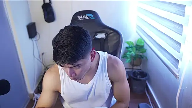 David capizzi  online show from April 4, 6:05 pm