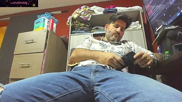 Snapshot of Maxi_TheBigDaddy chatting on September 19, 6:30 pm Maxi TheBigDaddy online show from September 19, 6:30 pm