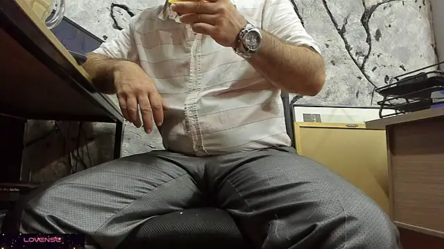 Snapshot of Maxi_TheBigDaddy chatting on October 6, 10:20 am Maxi TheBigDaddy online show from October 6, 10:20 am