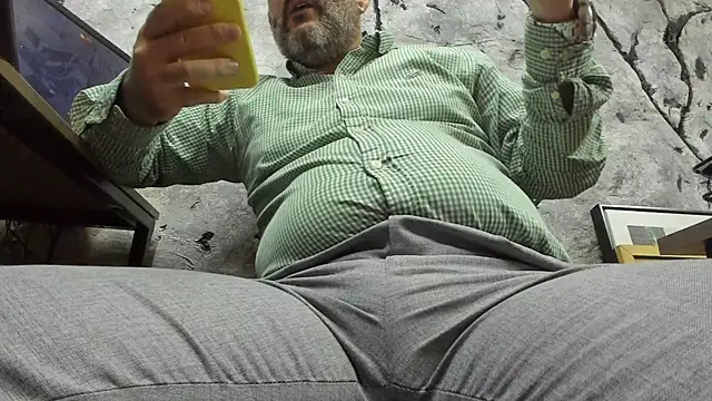 Snapshot of Maxi_TheBigDaddy chatting on October 21, 2:53 pm Maxi TheBigDaddy online show from October 21, 2:53 pm