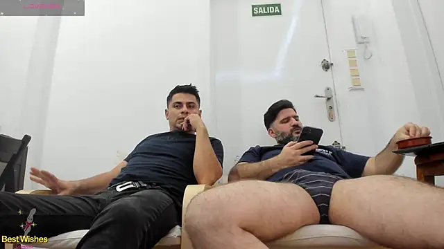 Snapshot of Maxi_TheBigDaddy chatting on January 3, 11:01 pm Maxi TheBigDaddy online show from January 3, 11:01 pm