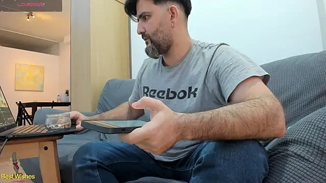 Snapshot of Maxi_TheBigDaddy chatting on January 21, 11:40 am Maxi TheBigDaddy online show from January 21, 11:40 am