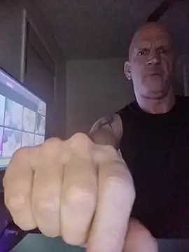 footfreek17 online show from April 11, 4:52 am