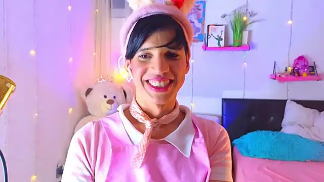 Snapshot of Ariel_Femboy_ chatting on October 24, 3:52 am Ariel Femboy online show from October 24, 3:52 am