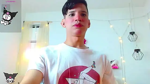 Snapshot of Ariel_Femboy_ chatting on January 10, 3:29 am Ariel Femboy online show from January 10, 3:29 am