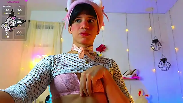 Snapshot of Ariel_Femboy_ chatting on March 14, 4:43 am Ariel Femboy online show from March 14, 4:43 am