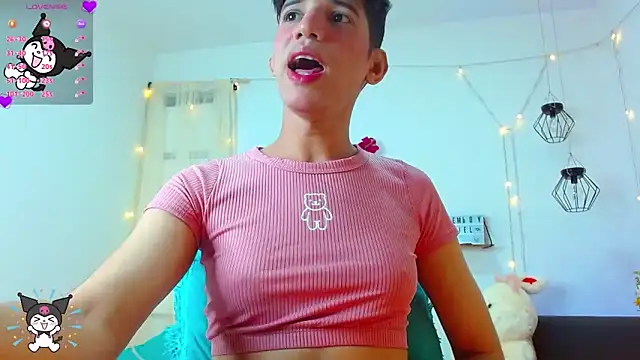 Snapshot of Ariel_Femboy_ chatting on December 22, 3:22 am Ariel Femboy online show from December 22, 3:22 am
