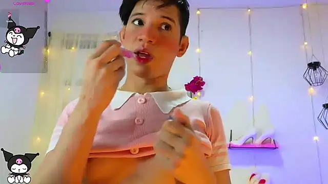 Snapshot of Ariel_Femboy_ chatting on March 4, 4:27 am Ariel Femboy online show from March 4, 4:27 am