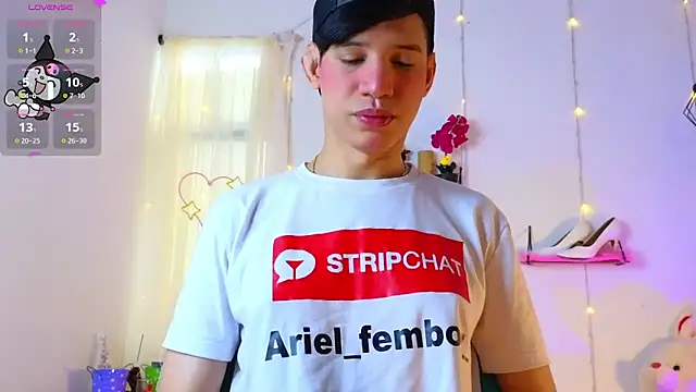Snapshot of Ariel_Femboy_ chatting on March 16, 7:27 pm Ariel Femboy online show from March 16, 7:27 pm