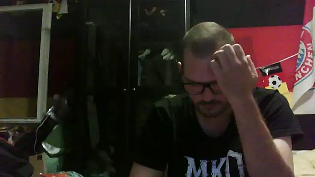 Snapshot of Die-geile-Sau chatting on September 19, 9:14 pm Die-geile-Sau online show from September 19, 9:14 pm