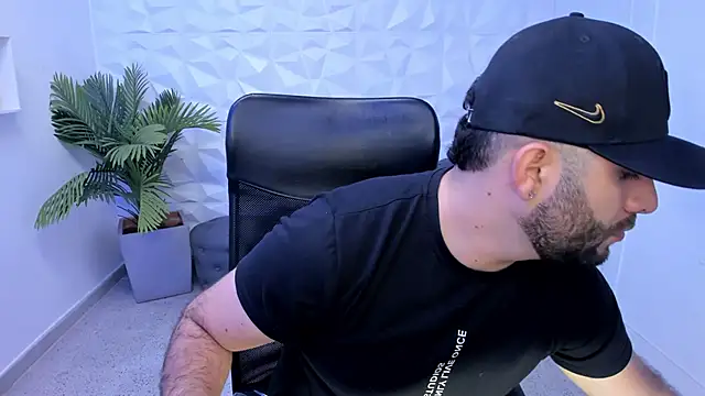 Snapshot of jhon_bear03 chatting on February 7, 11:12 am jhon bear03 online show from February 7, 11:12 am