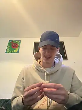 Snapshot of Toyjungee chatting on February 4, 11:38 am Toyjungee online show from February 4, 11:38 am