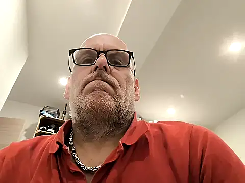 Snapshot of Tom010277 chatting on January 24, 8:11 pm Tom010277 online show from January 24, 8:11 pm