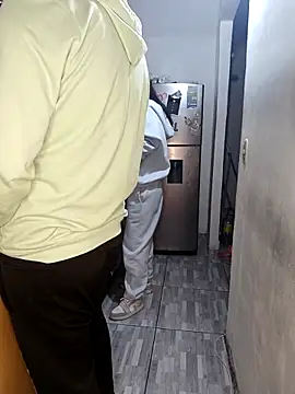 catire2323 online show from April 8, 12:55 am