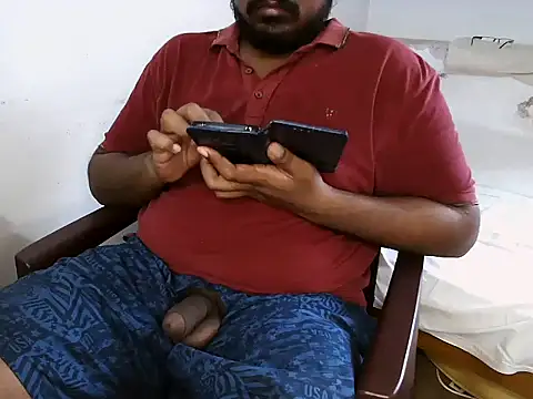 Snapshot of bignaturaldesi chatting on January 12, 6:49 am bignaturaldesi online show from January 12, 6:49 am