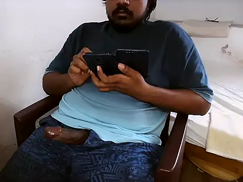 Snapshot of bignaturaldesi chatting on January 3, 7:27 am bignaturaldesi online show from January 3, 7:27 am