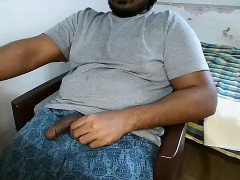 Snapshot of bignaturaldesi chatting on December 7, 6:21 am bignaturaldesi online show from December 7, 6:21 am