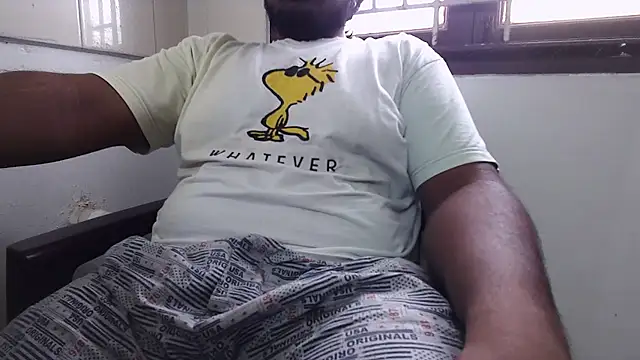 Snapshot of bignaturaldesi chatting on September 20, 9:31 am bignaturaldesi online show from September 20, 9:31 am