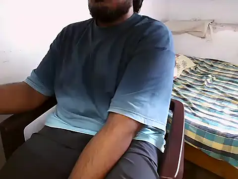 Snapshot of bignaturaldesi chatting on February 24, 10:15 am bignaturaldesi online show from February 24, 10:15 am