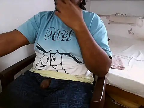 Snapshot of bignaturaldesi chatting on January 10, 7:25 am bignaturaldesi online show from January 10, 7:25 am