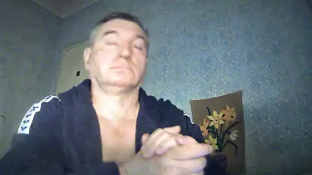 GYurmoka70 online show from April 28, 8:13 pm