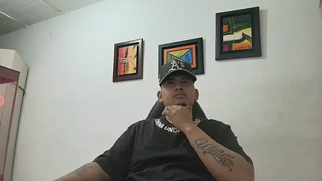 myke andrade online show from December 2, 3:53 am