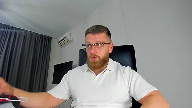 Findom guy online show from May 1, 10:45 pm