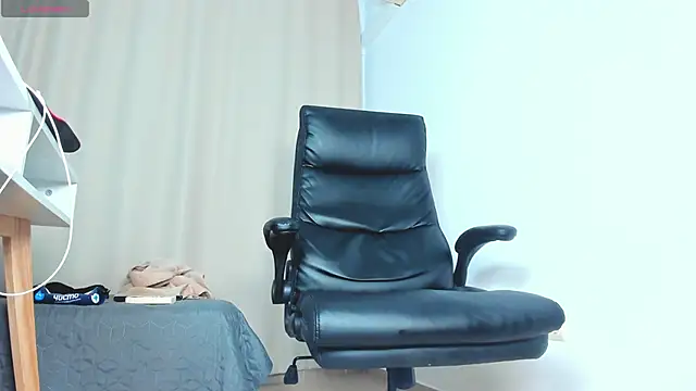Snapshot of Findom_guy chatting on September 19, 4:40 pm Findom guy online show from September 19, 4:40 pm