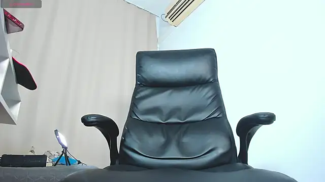 Snapshot of Findom_guy chatting on September 13, 6:31 pm Findom guy online show from September 13, 6:31 pm