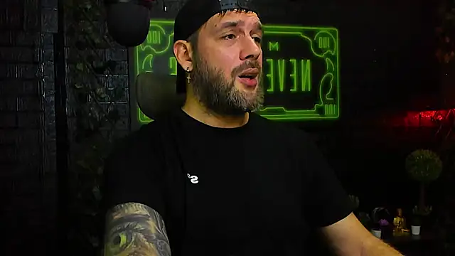 LexXHardy online show from November 11, 7:08 pm