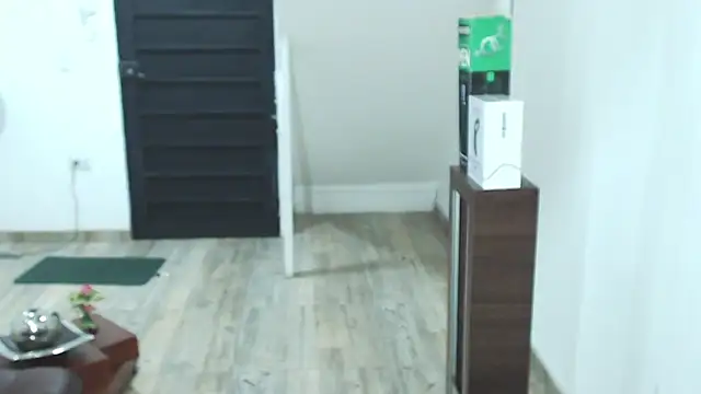 Snapshot of michacosio chatting on October 31, 3:52 am michacosio online show from October 31, 3:52 am